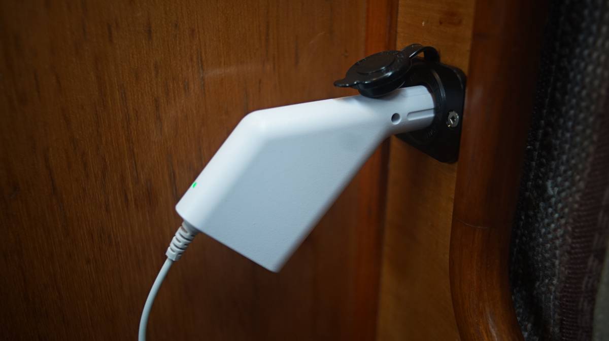 a car charger adapter for a macbook air 2013